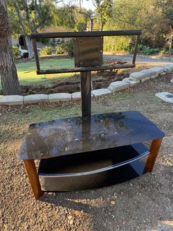 Free TV stand