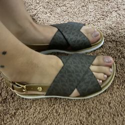 MK sandals size 8