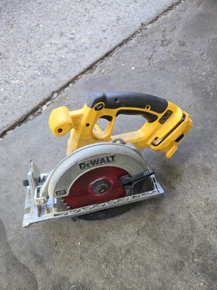 Dewalt Saw