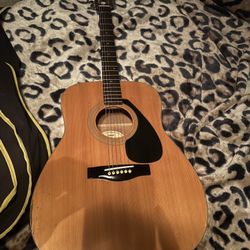 Acoustic Guitar 