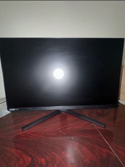 Samsung gaming monitor like new used for gaming no scratches or problems