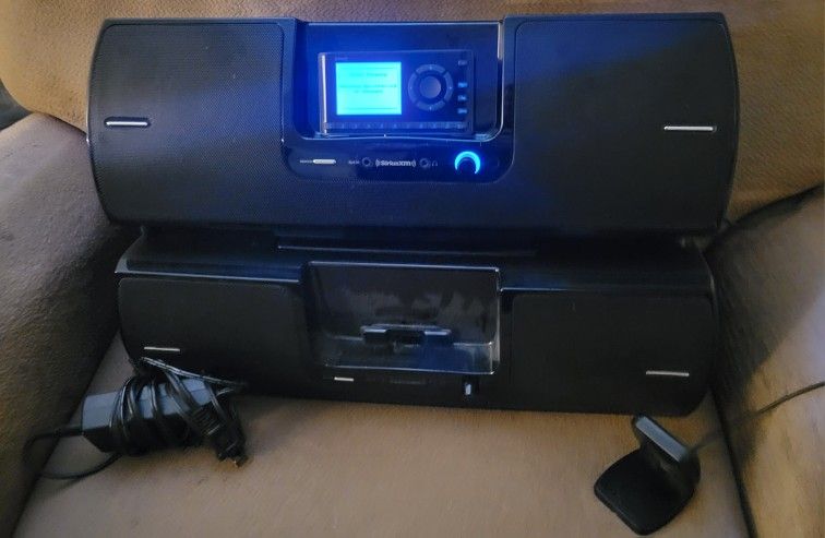 SiriusXM Radio Dock (2)
