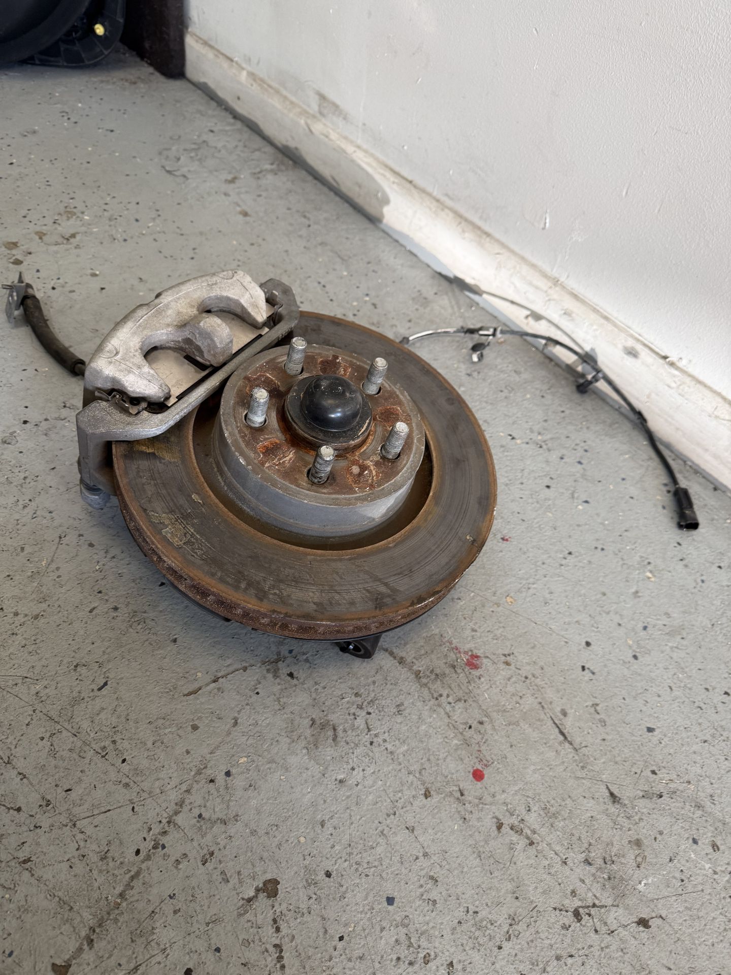 15-21 FORD MUSTANG FRONT RIGHT PASSENGER SIDE SPINDLE KNUCKLE HUB OEM 49K