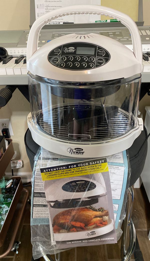 Mini Nuwave infrared oven cooker (good as new!) for Sale in Baton Rouge