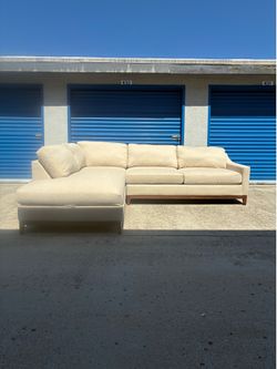 Living Spaces Beige Couch 🛻Delivery Available🛻