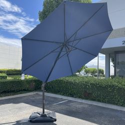 10ft Cantilever Offset Umbrella with 360 Degree Rotation and Tilt with Weights 