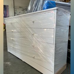 8 drawers dresser / Eight drawers dresser