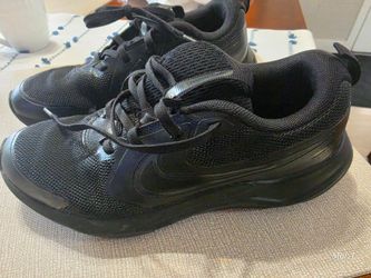 Nike Cosmic Runner
Big Kids' Road Running Shoes