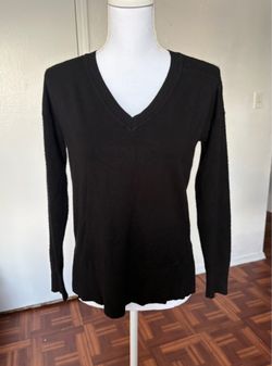 Jones New York women’s viscose black long sleeves V-Neck top size small