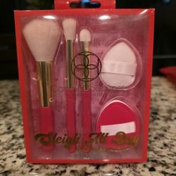 Candie Couture Sleigh All Day 5 Piece Beauty Brush Set