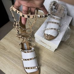 New Forever Link Sandal Size (7) $10