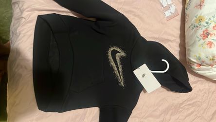 Girl Nike sweater
