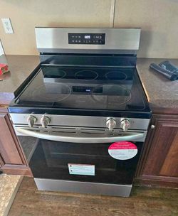 Frigidaire Electric Range with Smooth Top