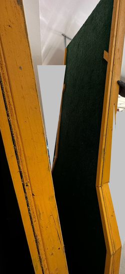 Beautiful Miniature Golf Putting Green Wood Platform 