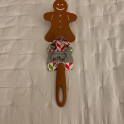 Gingerbread man cookie cutter and Turner set