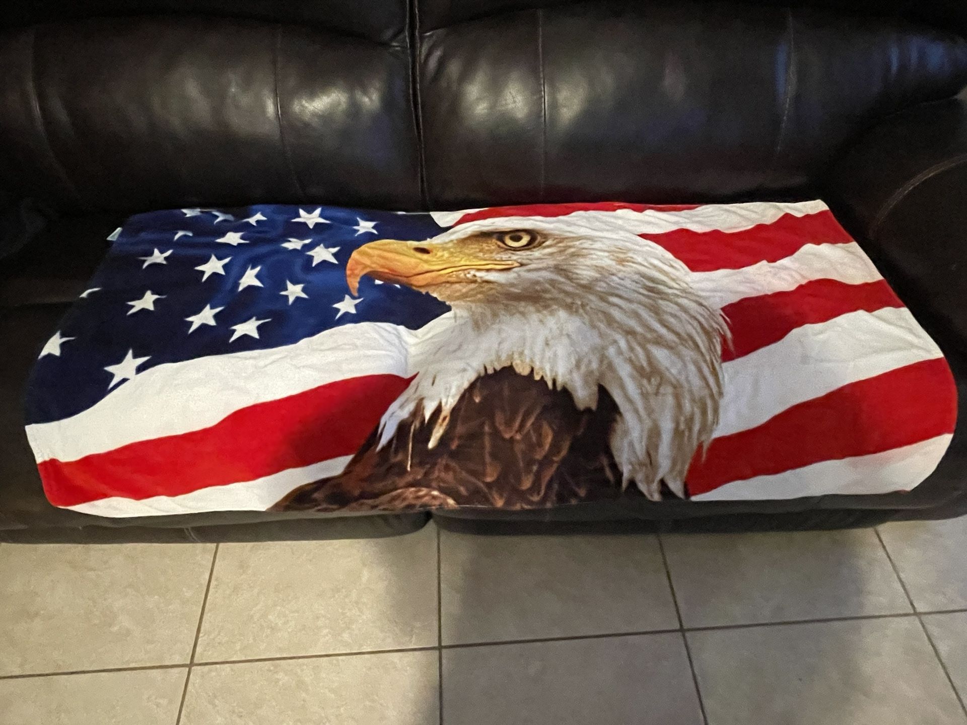 EAGLE. FLAG BEACH TOWEL NEW
