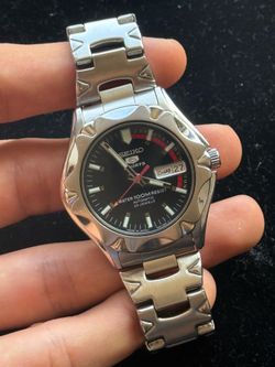 Vintage Seiko 5 Sports Arabic Day-Date Automatic