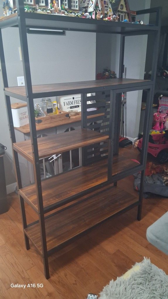 5 shelf book case / decor case
