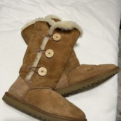 Ugg Boots Bailey Button Size 9 