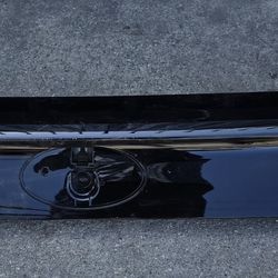 2020 2021 SUBARU FORESTER E-BOXER LIFTGATE UPPER TRIM MOLDING