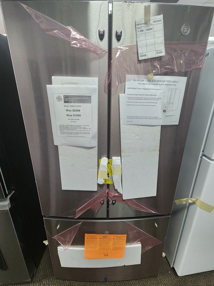 24.7 cu.ft.French Door Refrigerator in Fingerprint Resistant Stainless Steel, ENERGY STAR