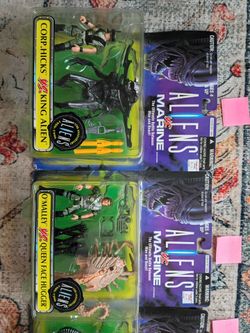 Aliens vs. Marine Action Figure 3-Pack Set
