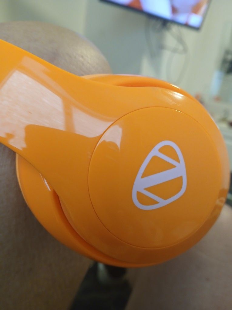 Nick Cannon NcredibleOrqnge Wireless BT Headphones