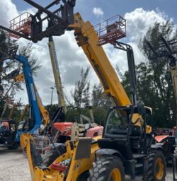Telehandler 10000# 56’ Reach