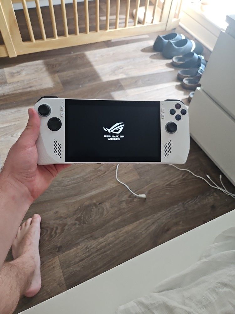 ROG ALLY Z1 (Non-Extreme Model)