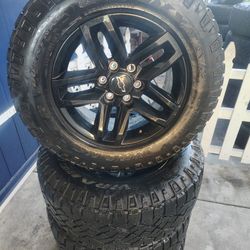 Tengo Estos Rines Para Chevy Silverado 275 65 18  