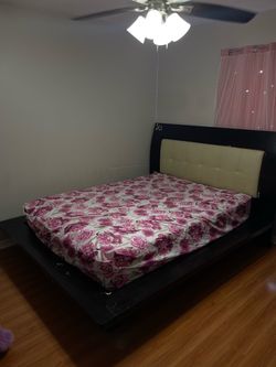 Cama queen con gavetero de 6 gavetas