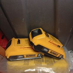 Dewalt 20v 2 Batteries 2.0 Ah 