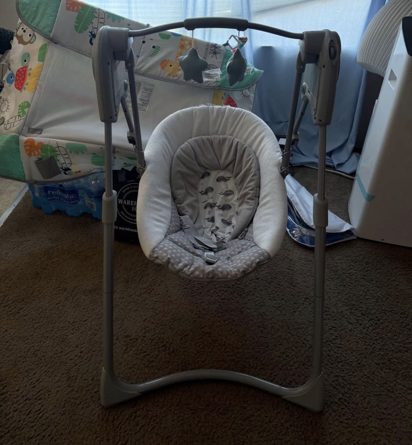 Graco Slim Spaces Baby Swing