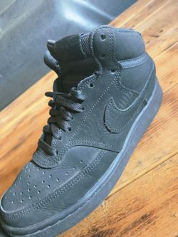 NIKE women's shoes size 7.