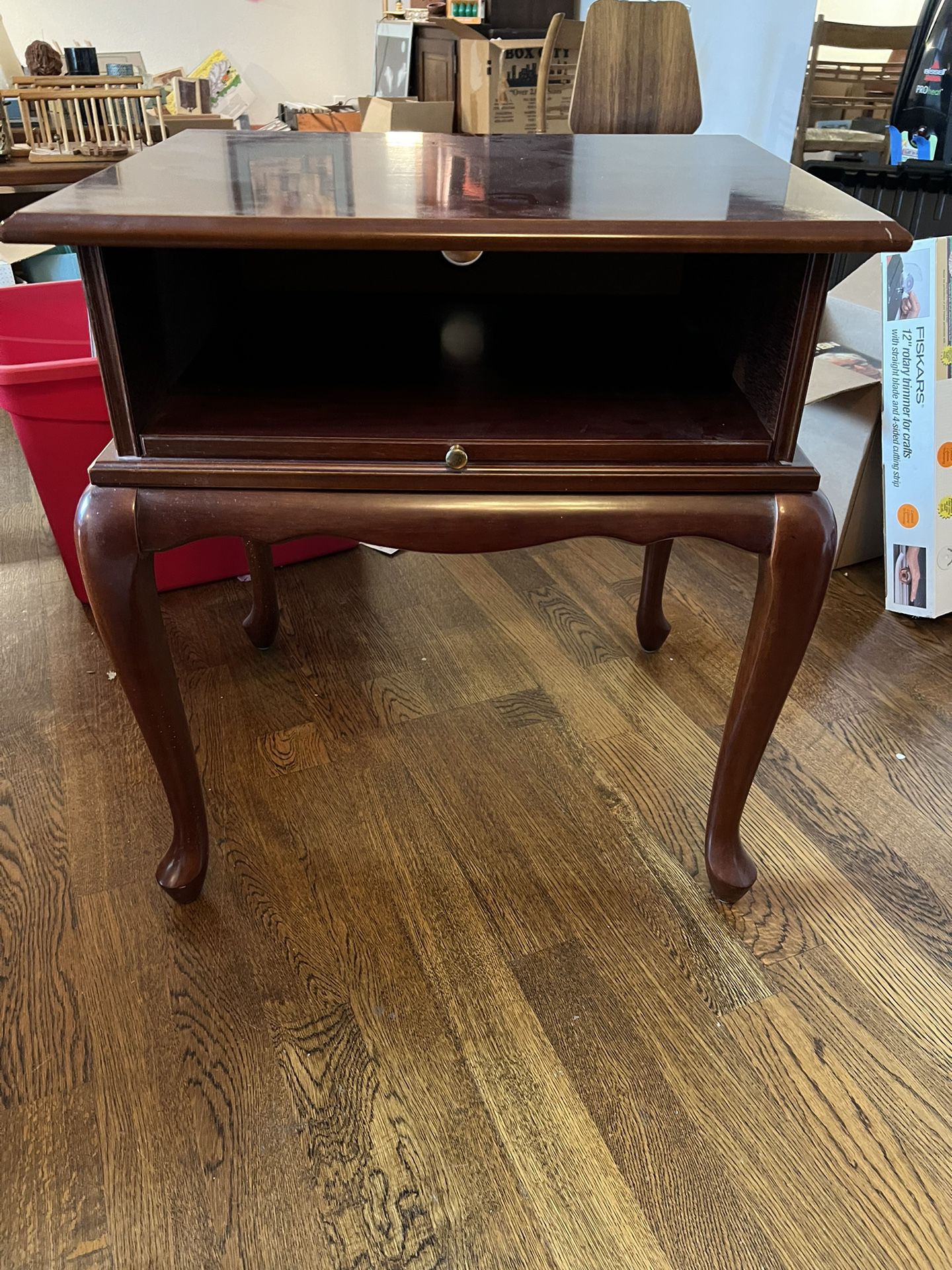 Small End Table With Pull Out Shelf 