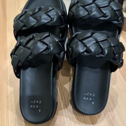 Women’s Sandals 8.5