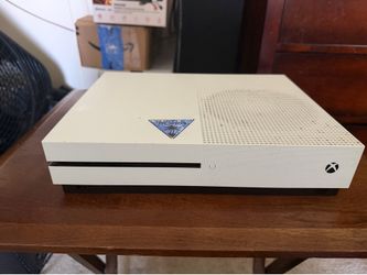 Xbox 1 S with headset