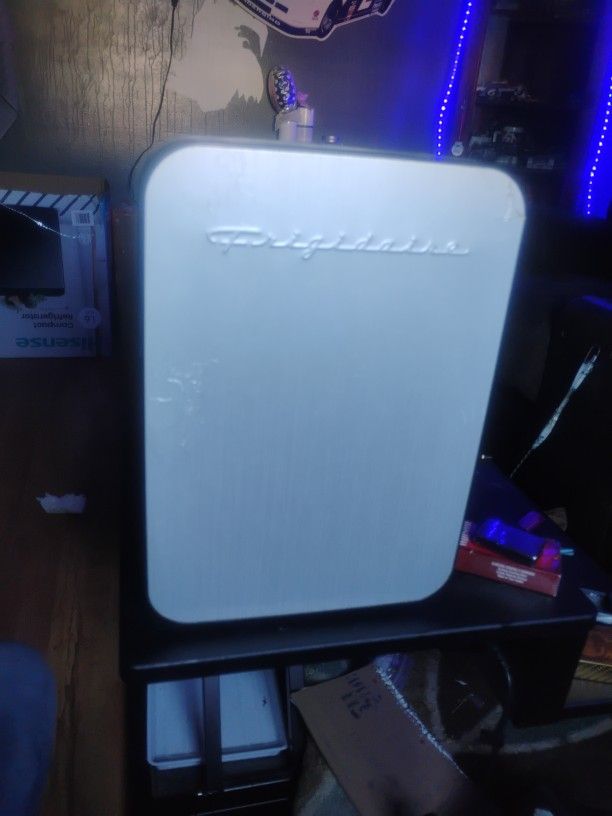 Super Mini Fridge Made By Frigidaire