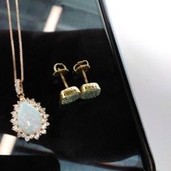 Gorgeous Rose GOLD Fire Opal Necklace With A Pair Of 10k Gold Diamond Earrings( Open To Trade) 