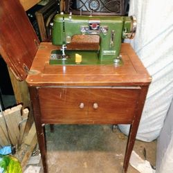 White Zig Zag Automatic sewing machine