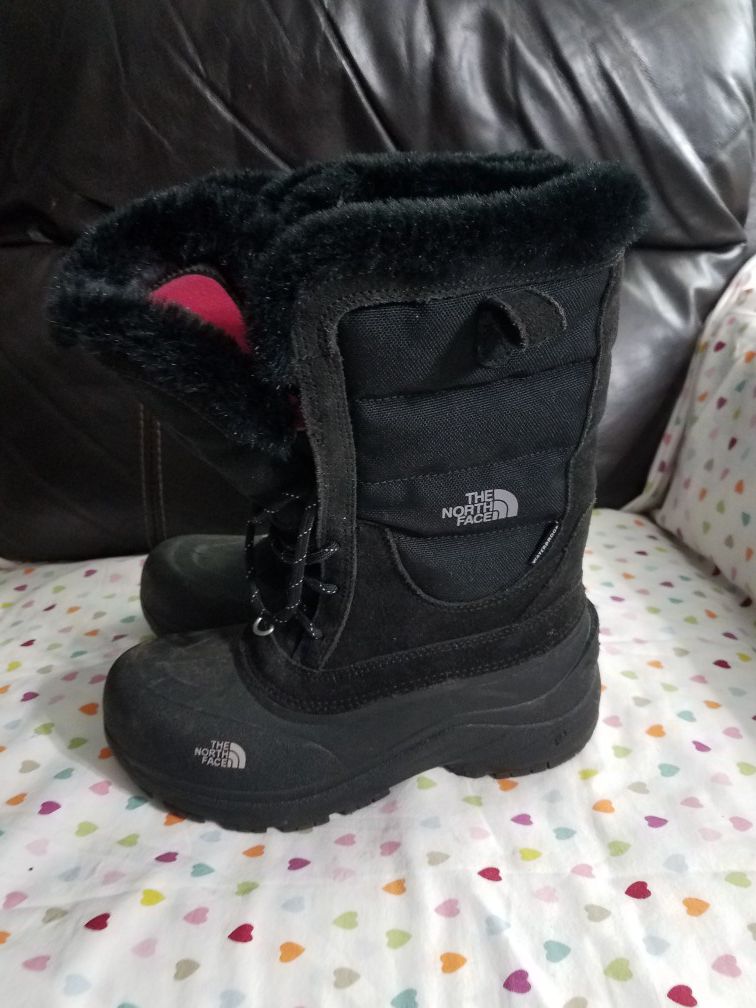 Snow boots for kids size 5( big kids )