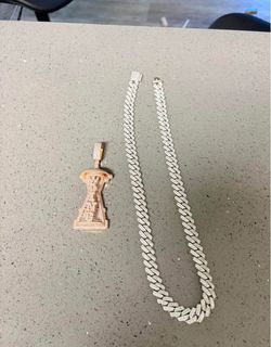 Moissanite cha+ pendant