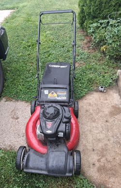 Self propelled mower with bag