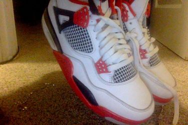 Nike Air Jordan 4 Retro Fire Red