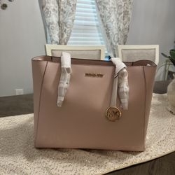 Michael Kors purse