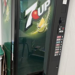 Vendo Bottle/can Drink Soda Vending Machine 
