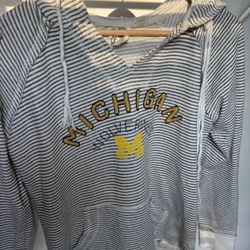 Michigan Distressed Hoodie Medium