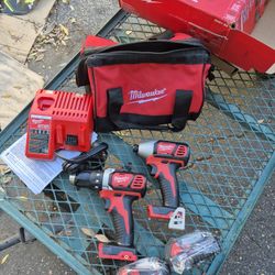 Milwaukee M18 Drill Driver/Impact Driver Combo Kit 