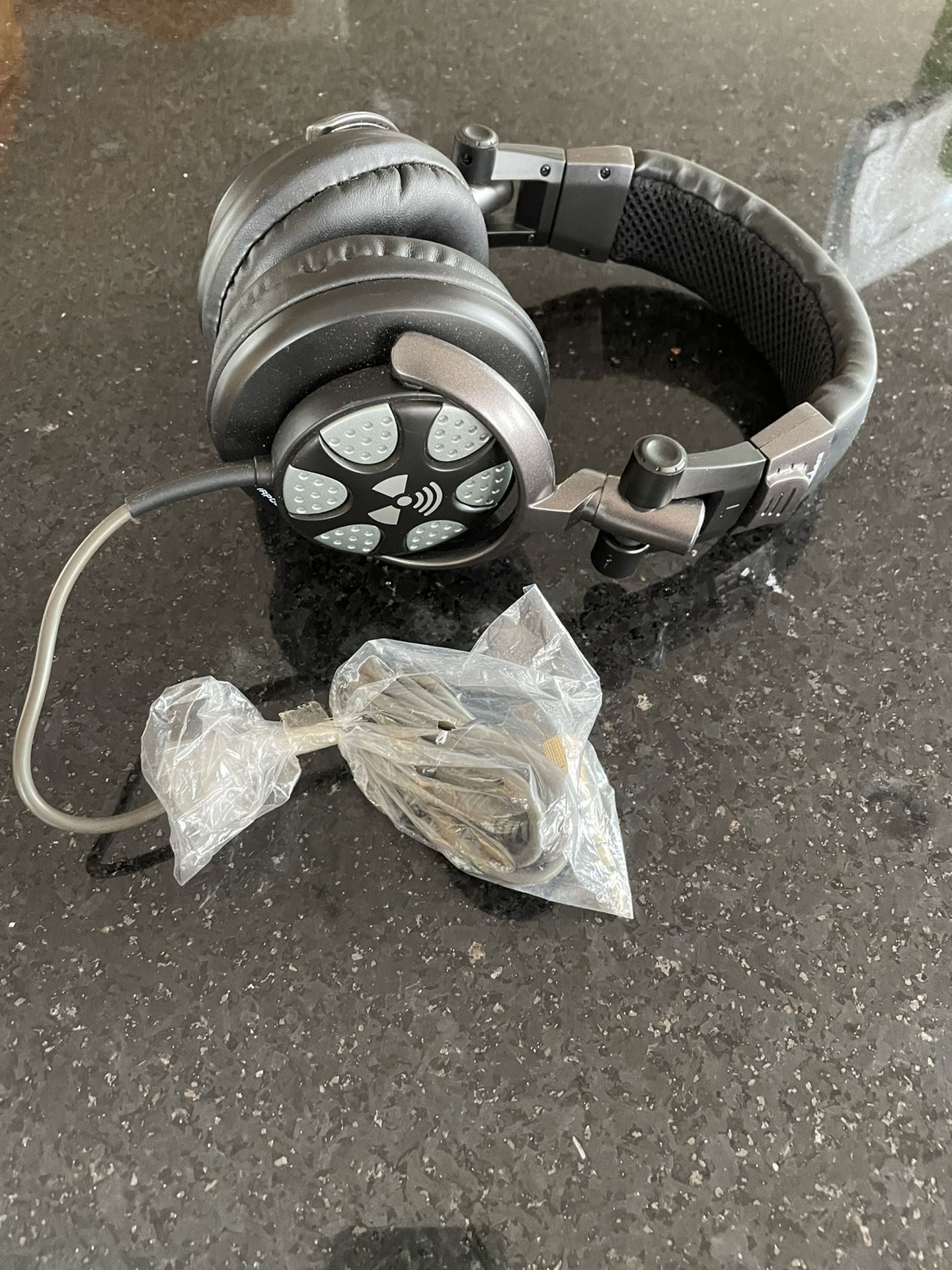 Earpollution Mogul Headphones