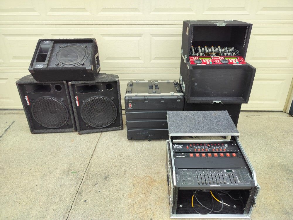 DJ equipment all for $700. OBO Pick Up Only Bonanza and Lamb